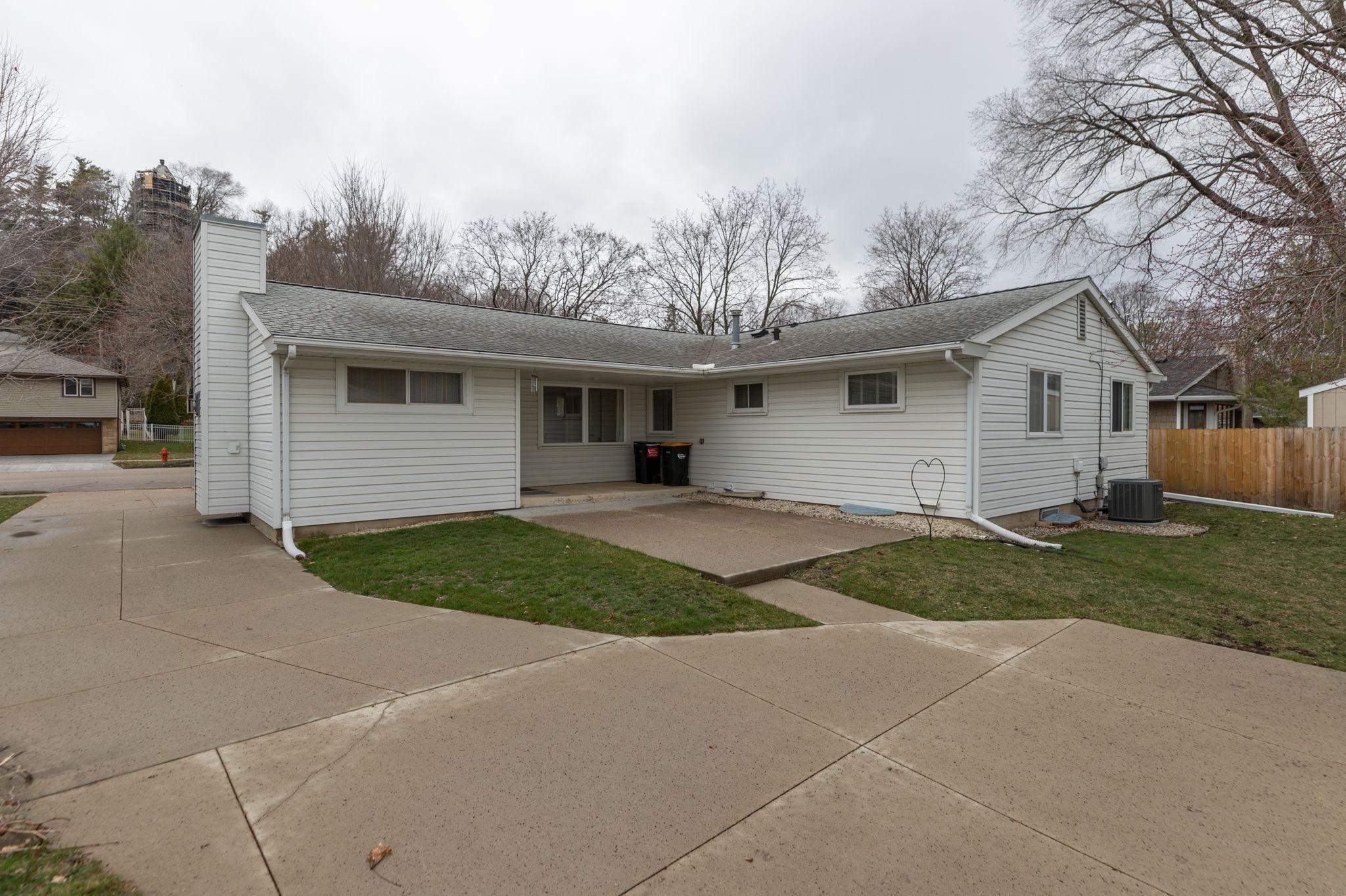 920 11 1/4 Street Southwest Rochester, MN 55902 - Photo 35 of 39