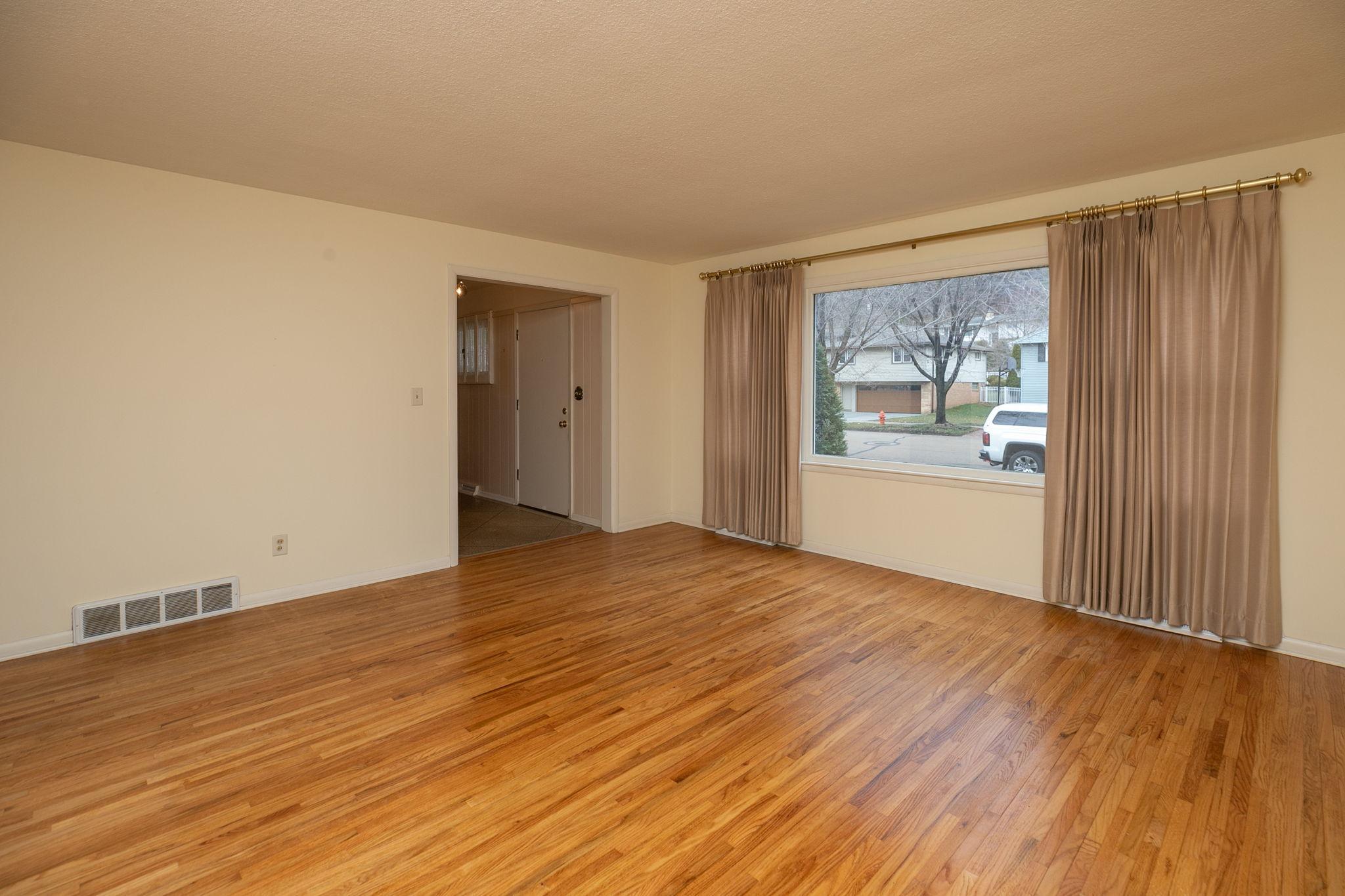 920 11 1/4 Street Southwest Rochester, MN 55902 - Photo 6 of 39