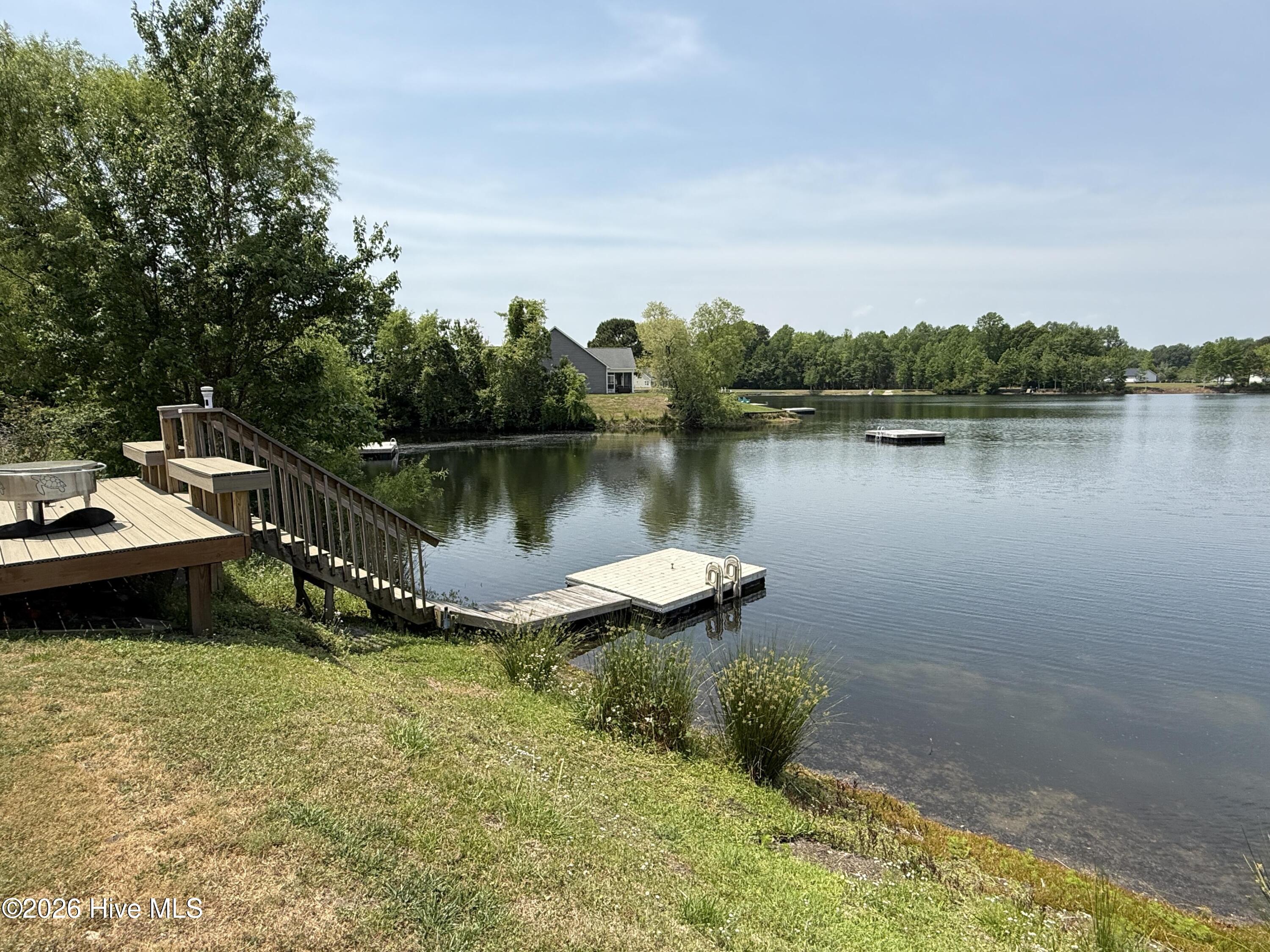415 Antioch Lakes Road New Bern, NC 28560 - Photo 4 of 51 04_beyc69f61b0458bdb
