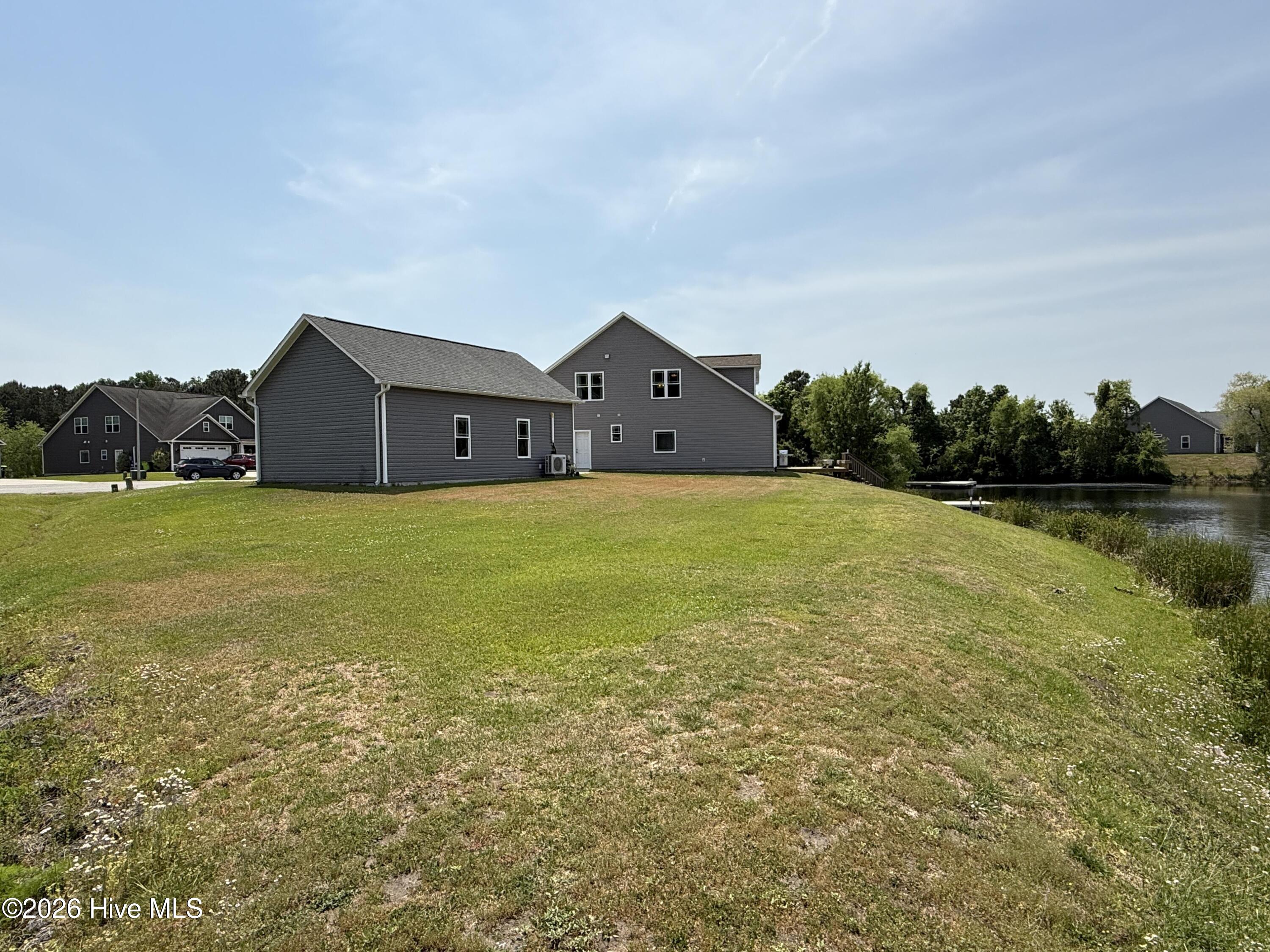 415 Antioch Lakes Road New Bern, NC 28560 - Photo 5 of 51 05_beyc69f62d55443d8