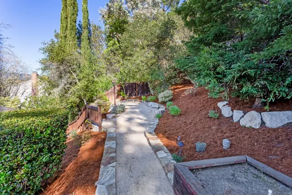 a view of an outdoor space