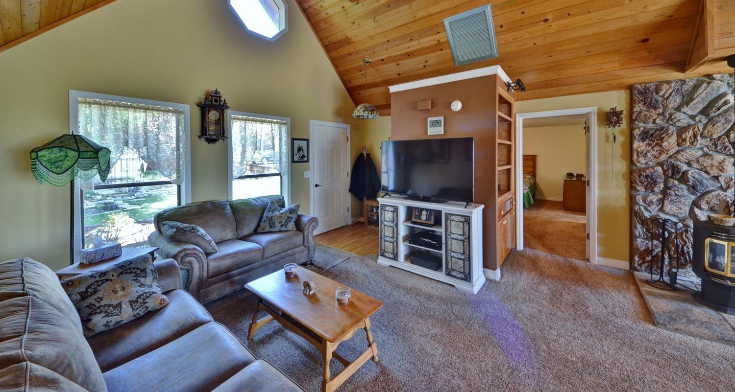 16417 Jones Road White City, OR 97503 - Photo 9 of 32 Additional Photo