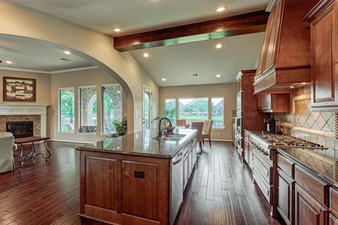 $895,000 | 82 East Crystal Canyon Circle, The Woodlands, TX 77389