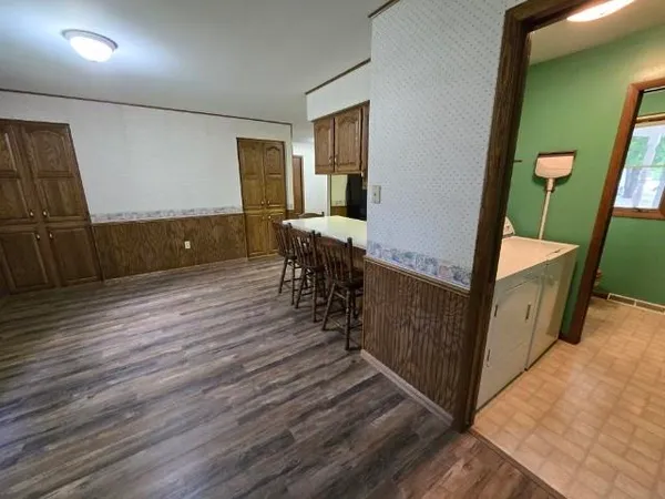 $329,000 | 925 East Ridlington Avenue, Shawano, WI 54166