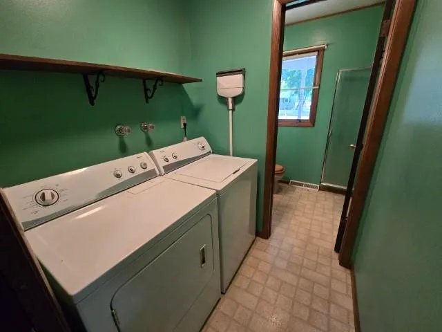 $379,900 | 925 East Ridlington Avenue, Shawano, WI 54166