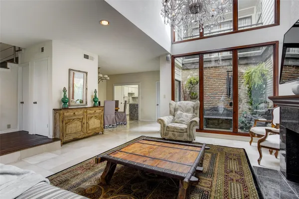 $2,800 | 2323 Augusta Drive, Unit 30, Houston, TX 77057