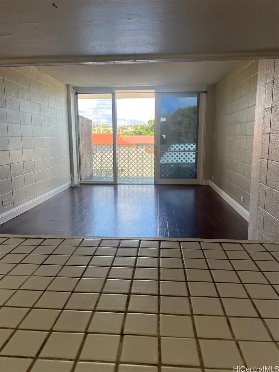 3410 Leahi Avenue, Unit 304 Honolulu, HI 96815 - Photo 21 of 25 a view of a black and white checkered floor