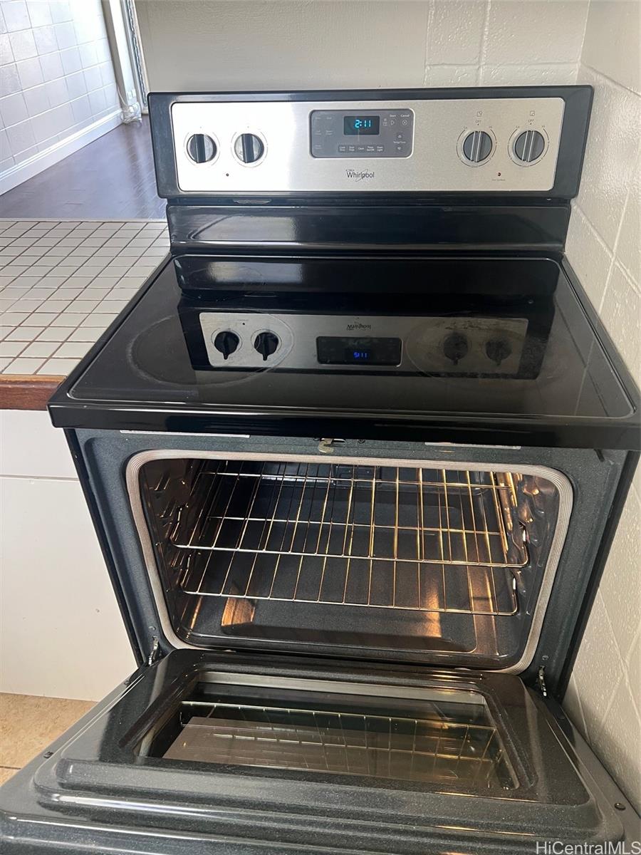 3410 Leahi Avenue, Unit 304 Honolulu, HI 96815 - Photo 23 of 25 a close view of fireplace