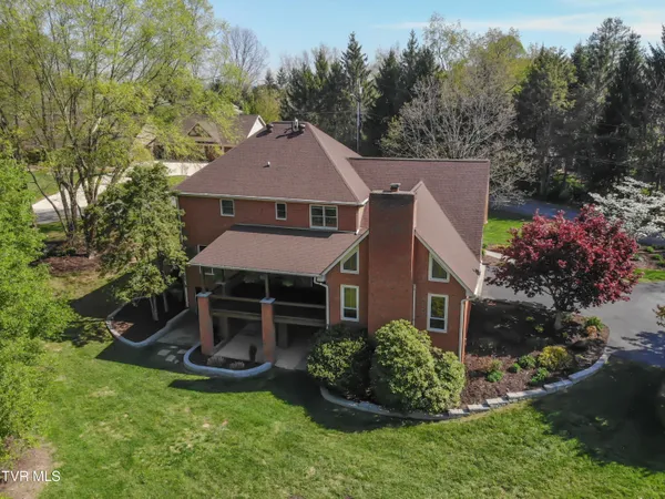 $849,000 | 64 Fairway Drive, Bristol, TN 37620