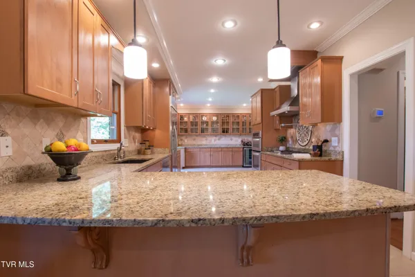 $849,000 | 64 Fairway Drive, Bristol, TN 37620