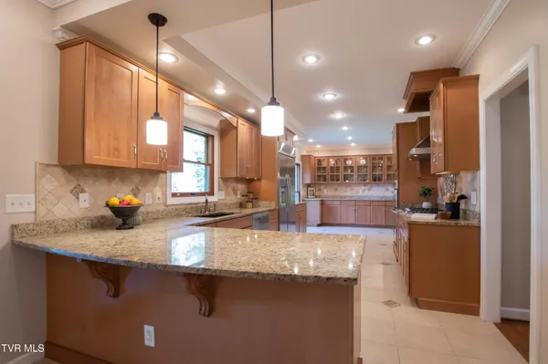 $849,000 | 64 Fairway Drive, Bristol, TN 37620