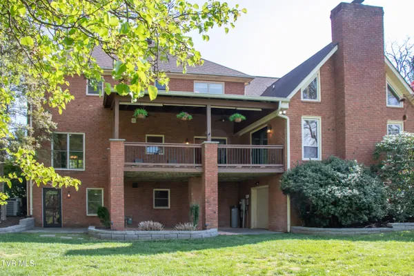 $849,000 | 64 Fairway Drive, Bristol, TN 37620