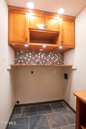 $849,000 | 64 Fairway Drive, Bristol, TN 37620