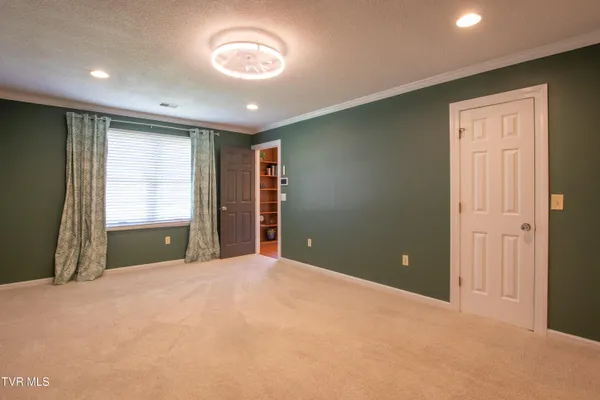 $849,000 | 64 Fairway Drive, Bristol, TN 37620