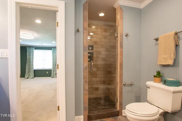 $849,000 | 64 Fairway Drive, Bristol, TN 37620