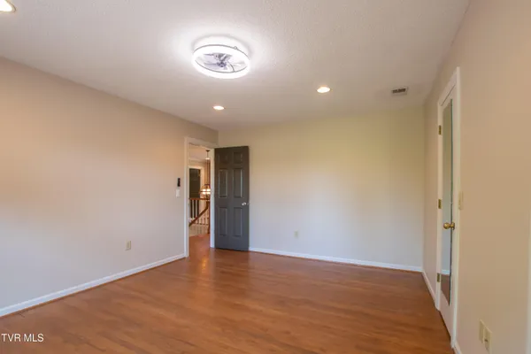 $849,000 | 64 Fairway Drive, Bristol, TN 37620