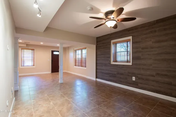 $849,000 | 64 Fairway Drive, Bristol, TN 37620