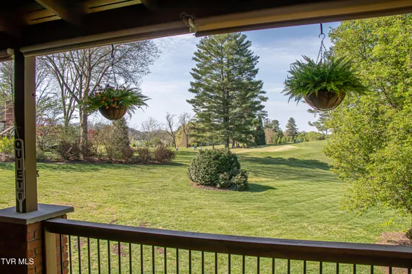 $849,000 | 64 Fairway Drive, Bristol, TN 37620