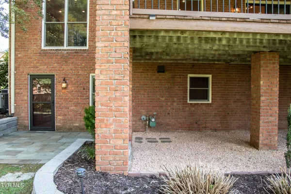 $849,000 | 64 Fairway Drive, Bristol, TN 37620