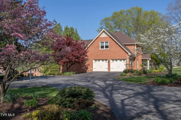 $849,000 | 64 Fairway Drive, Bristol, TN 37620