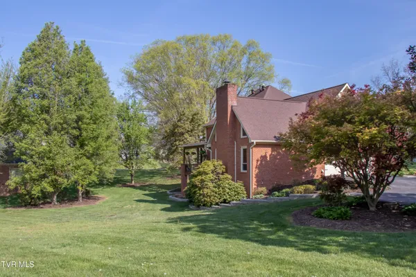 $849,000 | 64 Fairway Drive, Bristol, TN 37620