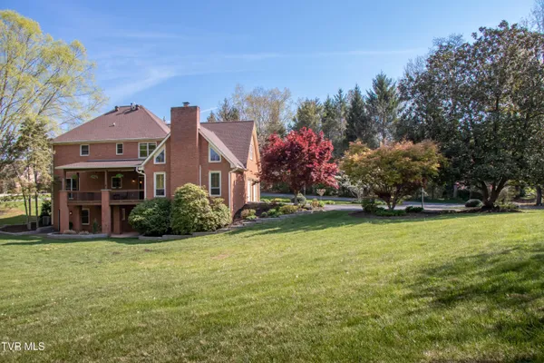 $849,000 | 64 Fairway Drive, Bristol, TN 37620