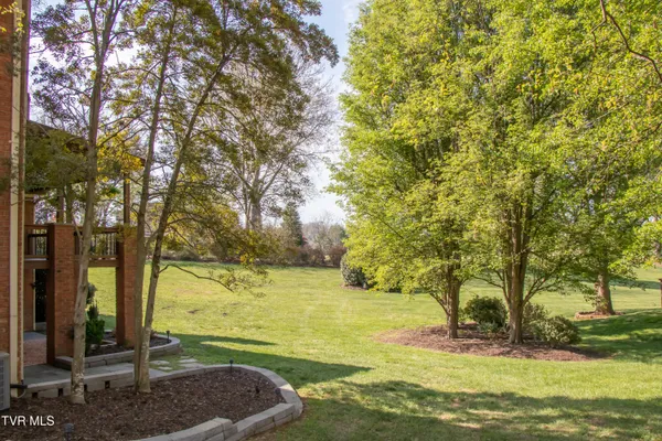 $849,000 | 64 Fairway Drive, Bristol, TN 37620