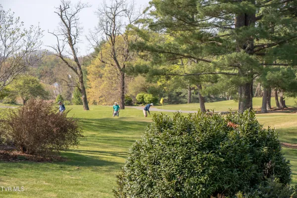 $849,000 | 64 Fairway Drive, Bristol, TN 37620