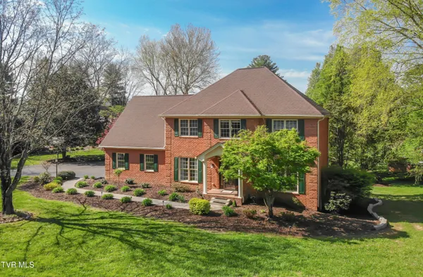 $849,000 | 64 Fairway Drive, Bristol, TN 37620