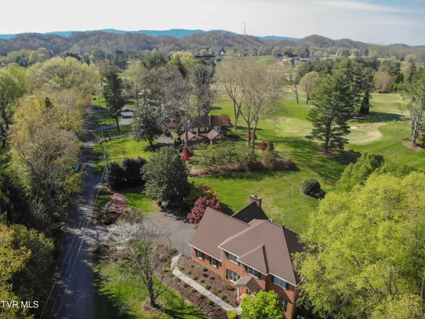 $849,000 | 64 Fairway Drive, Bristol, TN 37620