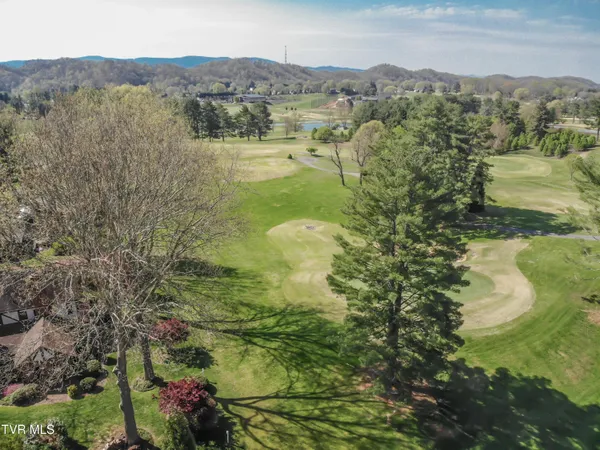$849,000 | 64 Fairway Drive, Bristol, TN 37620