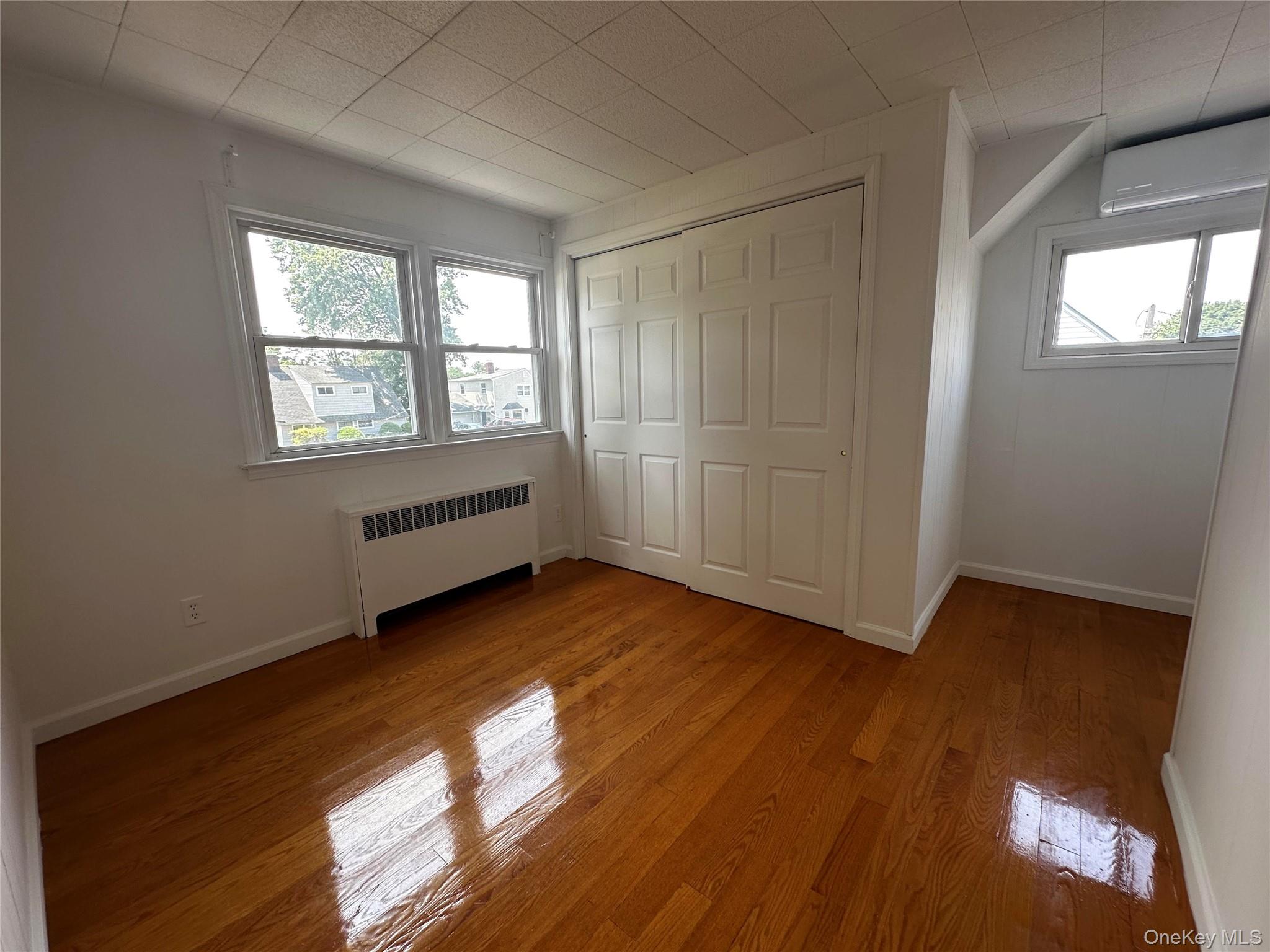 61 Friendly Road Hicksville, NY 11801 - Photo 13 of 15