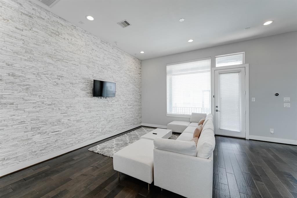 8409 Hempstead Road, Unit A Houston, TX 77008 - Photo 12 of 37