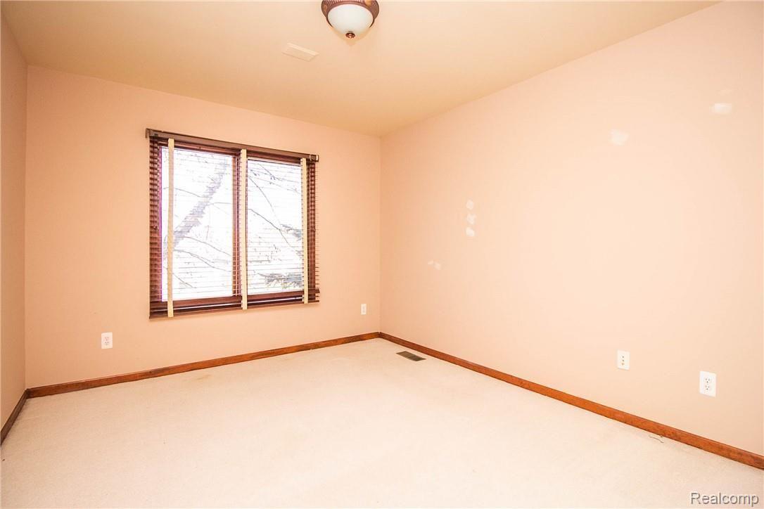 21278 Rome Drive Macomb, MI 48044 - Photo 22 of 35 14.jpg