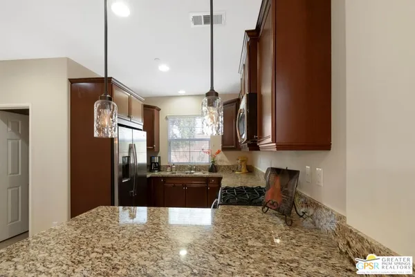 $429,900 | 446 Via De La Paz, Palm Desert, CA 92211