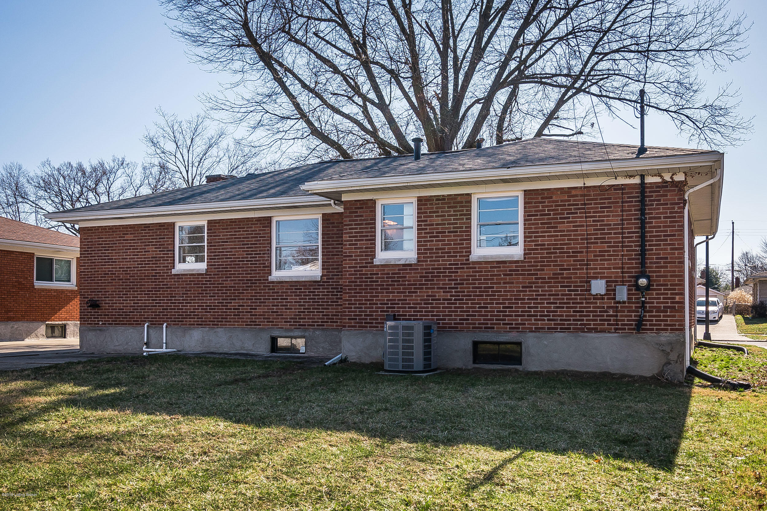 2921 Nepperhan Road Louisville, KY 40218 - Photo 7 of 43 2921 Nepperham Rd-08