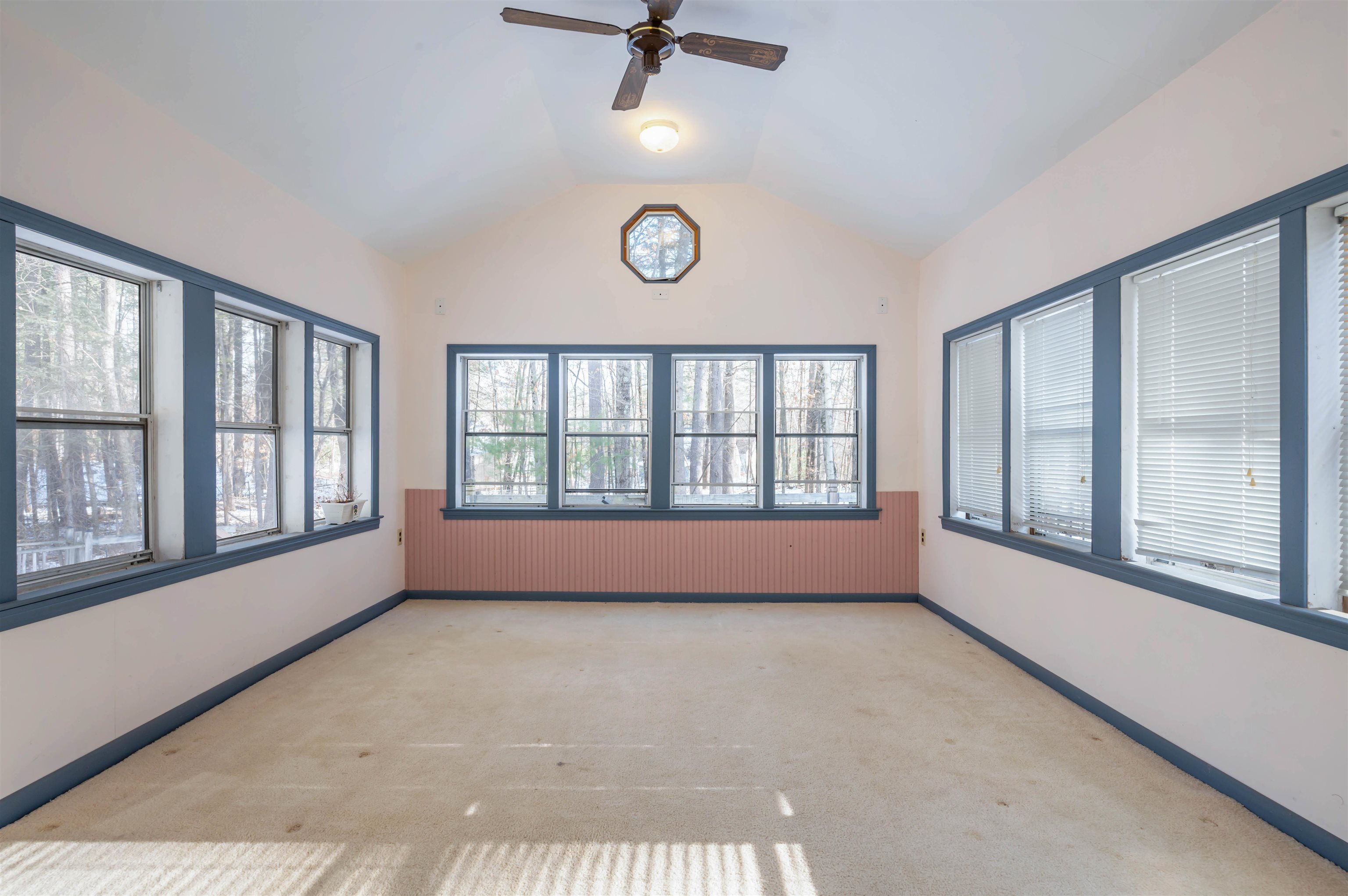 37 Whitford Road Nashua, NH 03062 - Photo 8 of 27 Gallery Image 8
