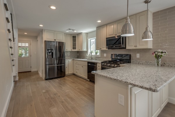 47 Blanchard Road, Unit 47 Cambridge, MA 02138 - Photo 4 of 29