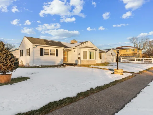 $239,900 | 1456 West Garfield Street, Davenport, IA 52804