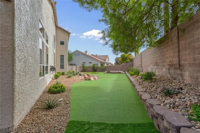 $4,395 | 8009 Clock Tower Court, Las Vegas, NV 89117