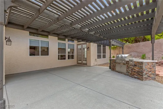 $4,395 | 8009 Clock Tower Court, Las Vegas, NV 89117