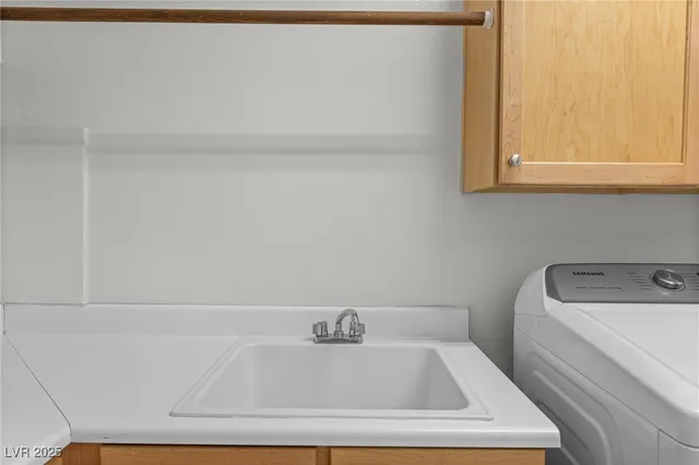 $4,395 | 8009 Clock Tower Court, Las Vegas, NV 89117