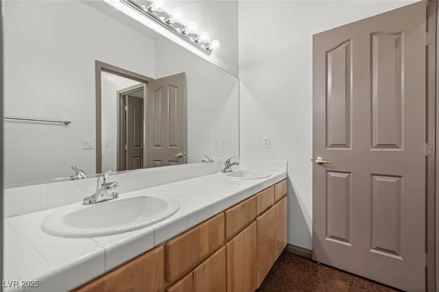 $4,395 | 8009 Clock Tower Court, Las Vegas, NV 89117