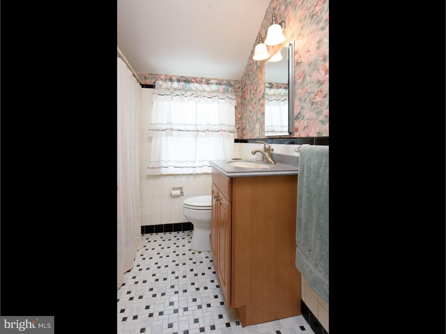 220 Flintlock Road Drexel Hill, PA 19026 - Photo 17 of 25 Gallery Image 17