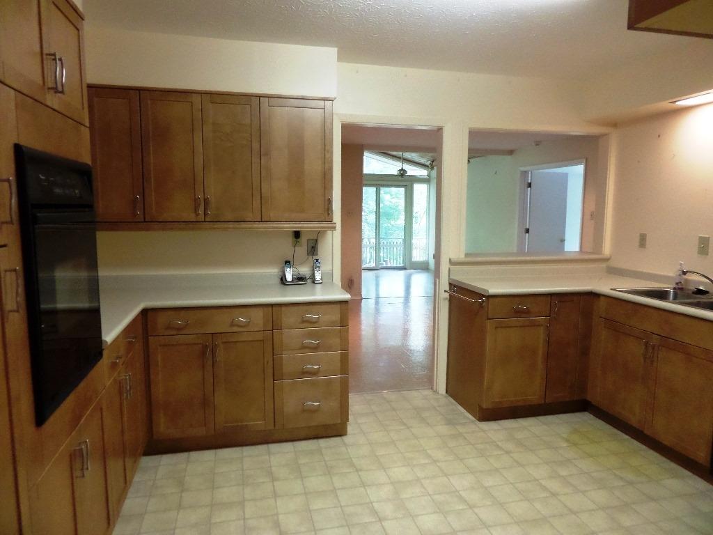 102 Ditman Lane Oak Ridge, TN 37830 - Photo 2 of 28 kitchen