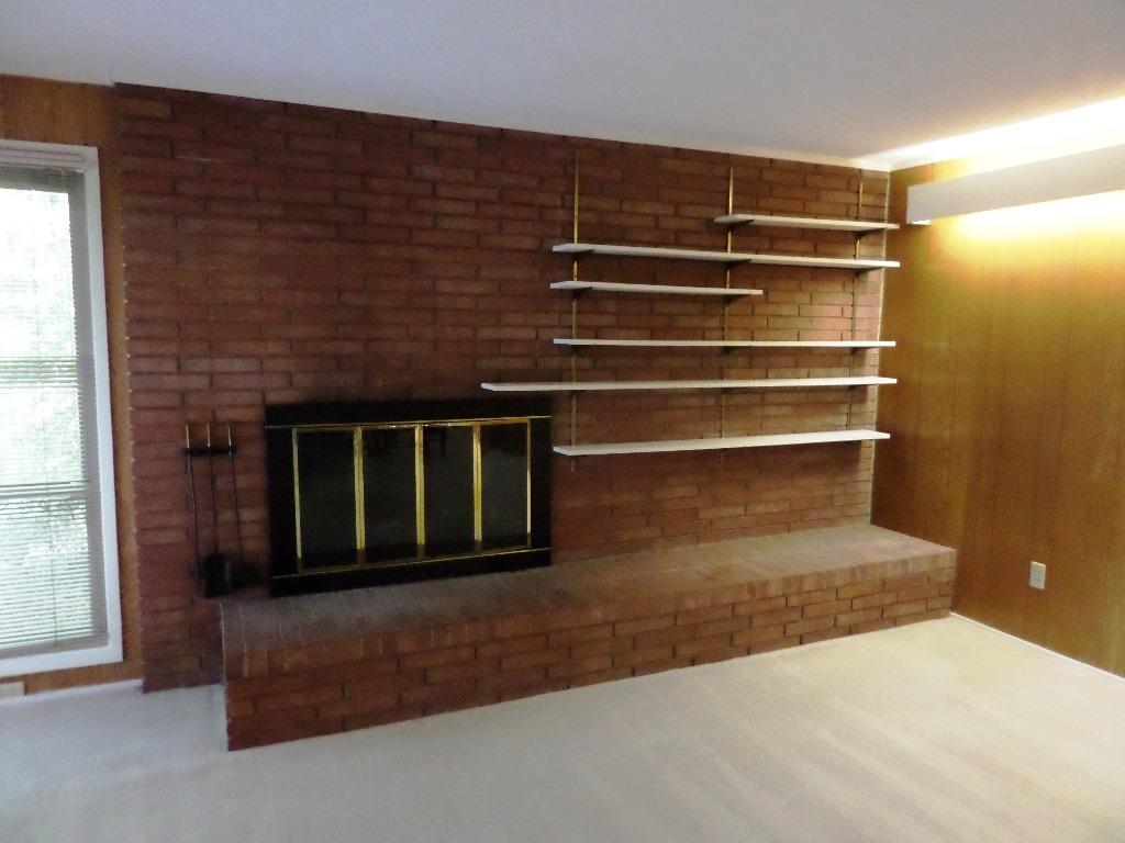 102 Ditman Lane Oak Ridge, TN 37830 - Photo 18 of 28 fireplace