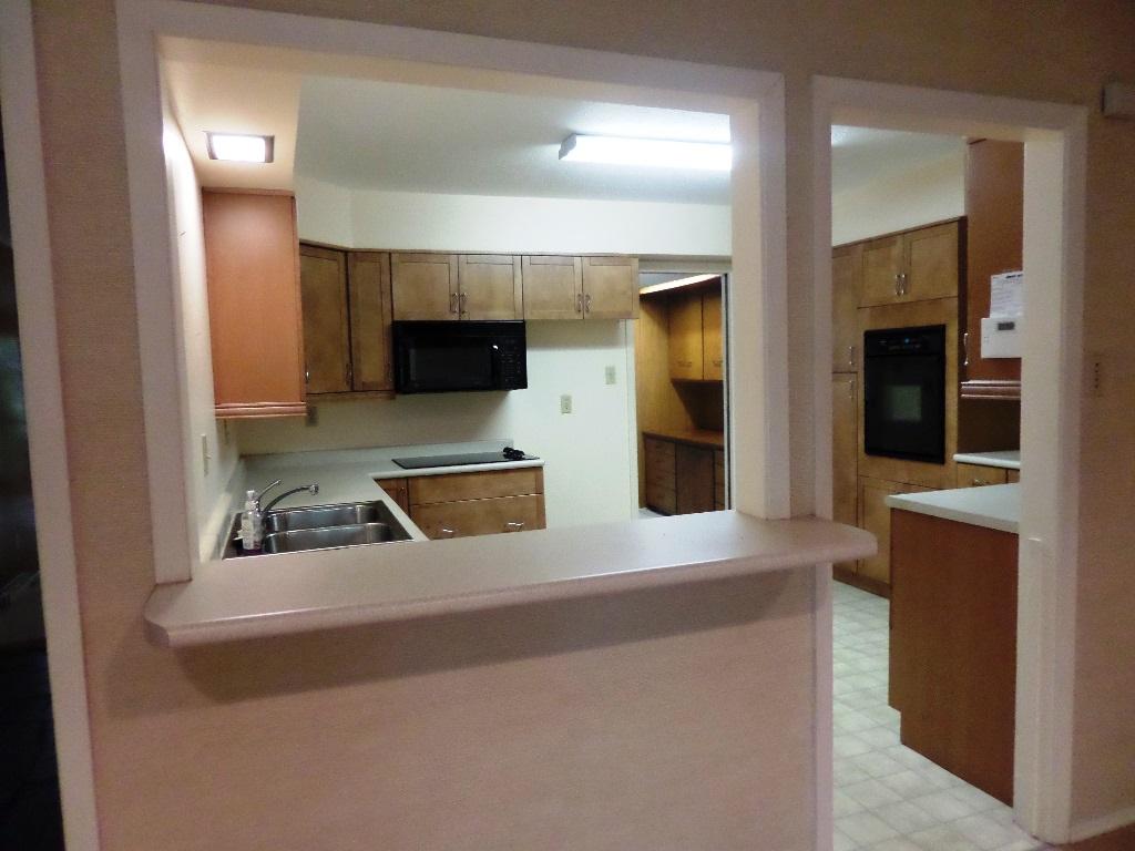 102 Ditman Lane Oak Ridge, TN 37830 - Photo 3 of 28 kitchen