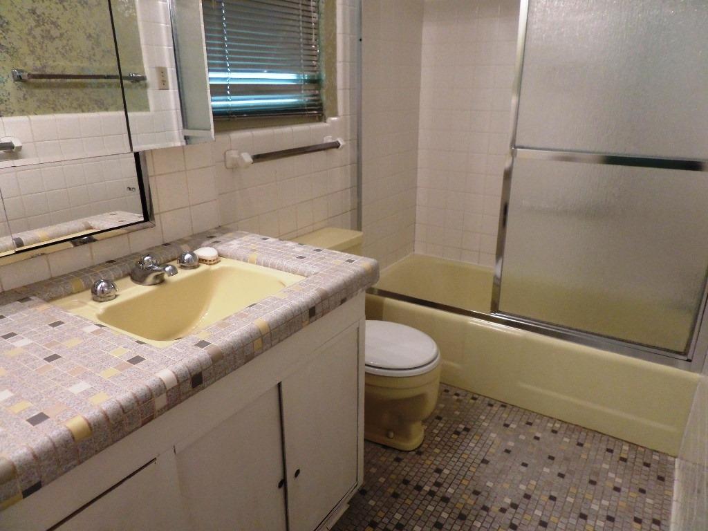 102 Ditman Lane Oak Ridge, TN 37830 - Photo 21 of 28 masterbath