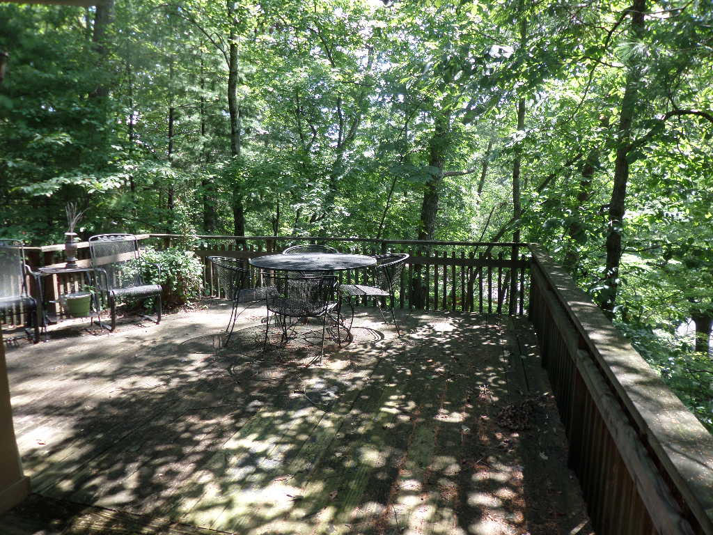 102 Ditman Lane Oak Ridge, TN 37830 - Photo 10 of 28 deck2
