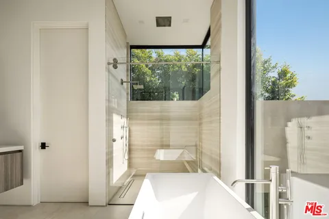 $4,295,000 | 952 North Laurel Avenue, Los Angeles, CA 90046